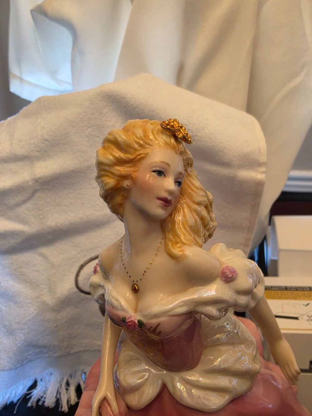 1988 Franklin Mint porcelain Cinderella Figurine by Gerda Neubacher
